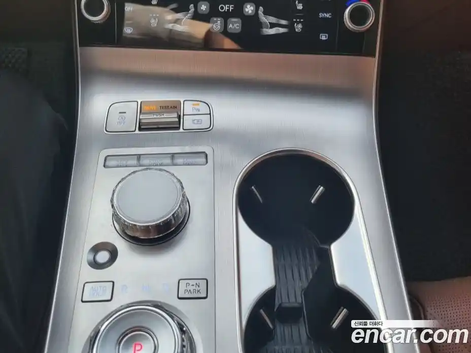 Genesis GV70 2024 2.5 автомат (гидро), фото 17