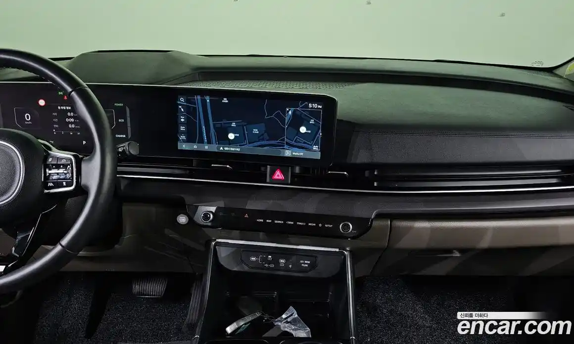 Kia Carnival 2024 1.6 автомат (гидро), фото 15