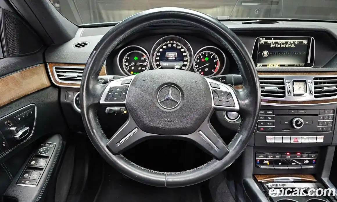 Mercedes-Benz E-Class 2015 3.5 гидро, фото 13 Mercedes-Benz E-Class 2015 3.5 гидро, фото 13