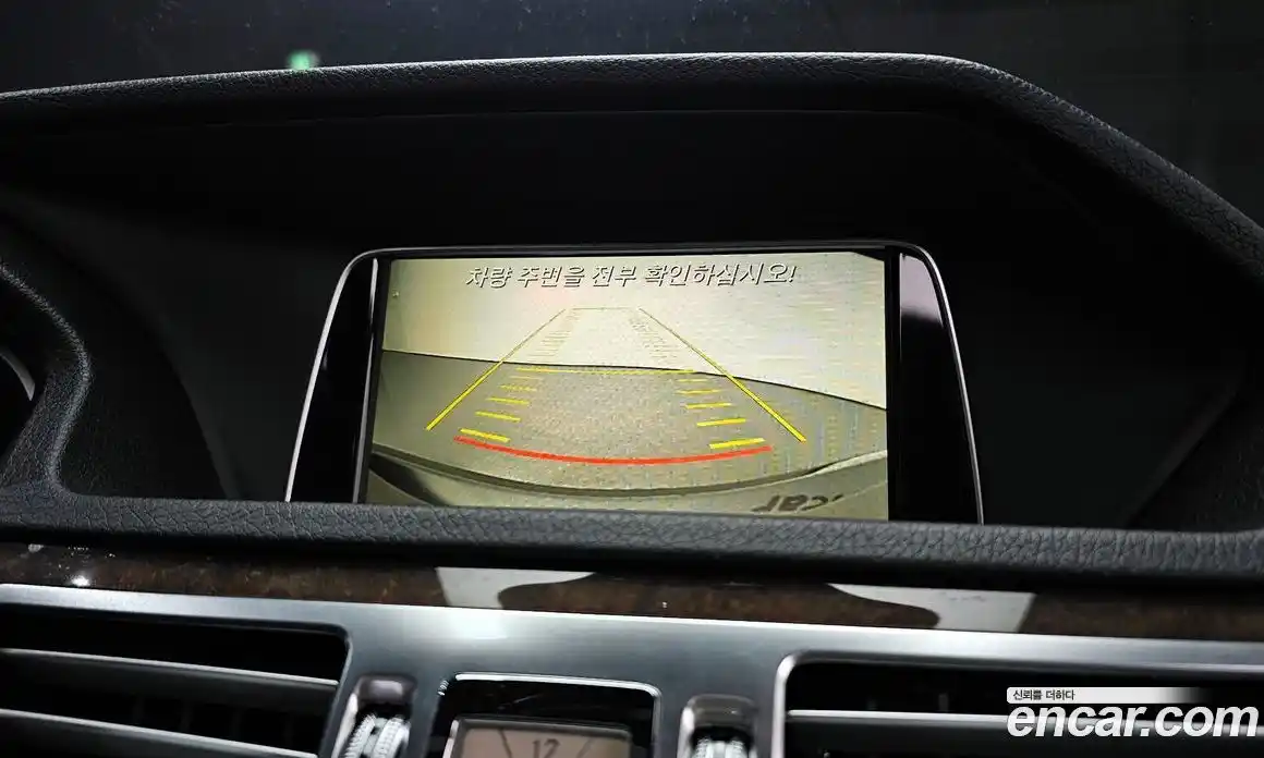 Mercedes-Benz E-Class 2015 3.5 гидро, фото 16 Mercedes-Benz E-Class 2015 3.5 гидро, фото 16