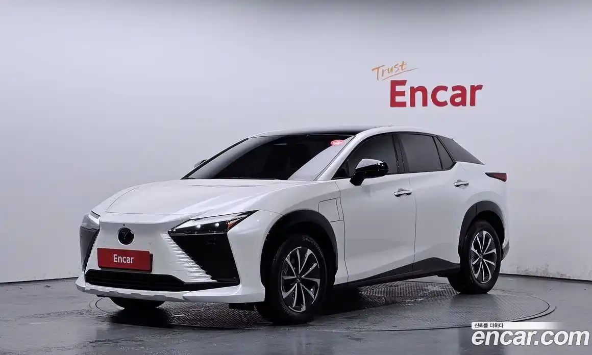 Lexus RZ 2023 0.2 автомат (гидро), фото 1 Lexus RZ 2023 0.2 автомат (гидро), фото 1