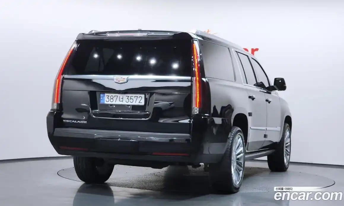 Cadillac Escalade 2018 6.2 автомат (гидро), фото 2 Cadillac Escalade 2018 6.2 автомат (гидро), фото 2