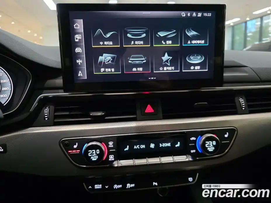 Audi A4 2023 2.0 автомат (гидро), фото 13