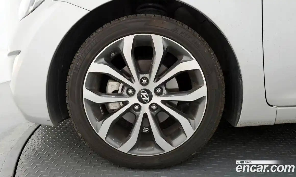Hyundai Avante 2013 1.6 автомат (гидро), фото 5