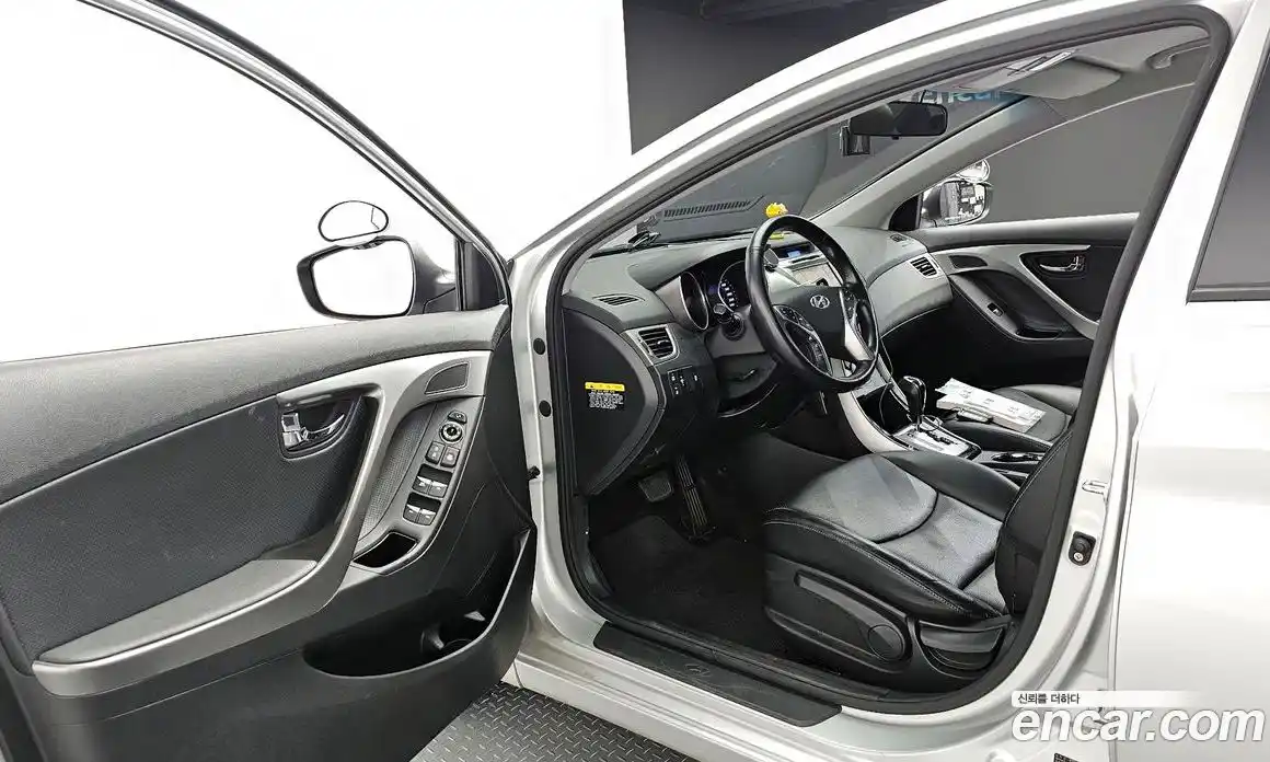Hyundai Avante 2013 1.6 автомат (гидро), фото 10