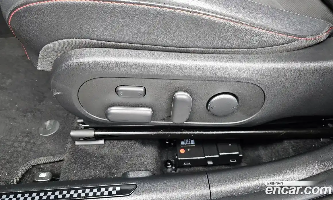 Hyundai Kona 2024 1.6 автомат (гидро), фото 31