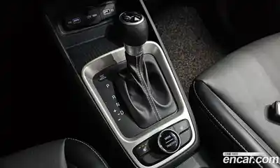 Hyundai Venue 2022 1.6 автомат (гидро), миниатюра 12