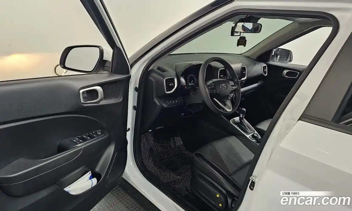 Hyundai Venue 2022 1.6 автомат (гидро), фото 13