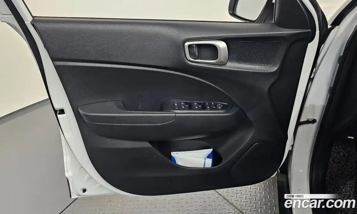 Hyundai Venue 2022 1.6 автомат (гидро), фото 14
