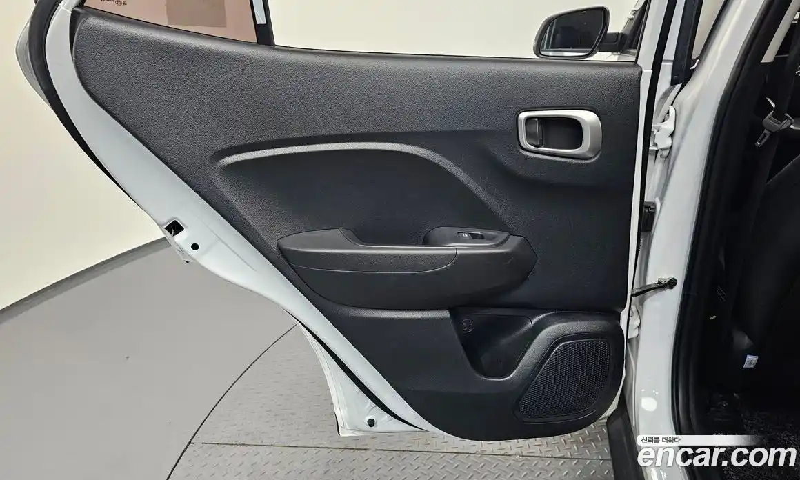 Hyundai Venue 2022 1.6 автомат (гидро), фото 15