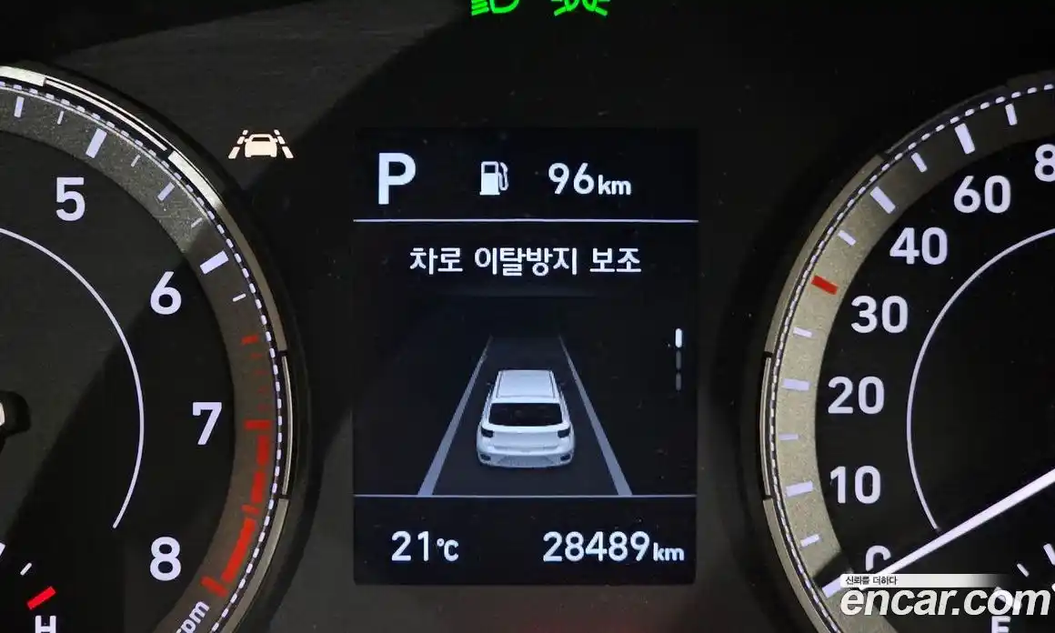 Hyundai Venue 2022 1.6 автомат (гидро), фото 22