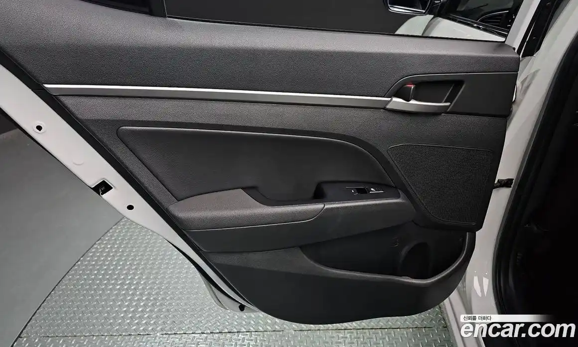 Hyundai Avante 2016 1.6 автомат (гидро), фото 15