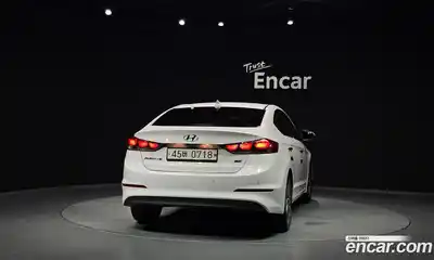 Hyundai Avante 2016 1.6 автомат (гидро), миниатюра 4
