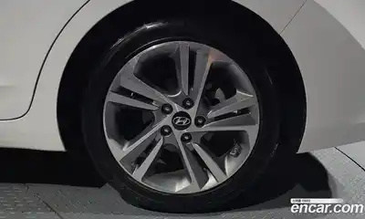 Hyundai Avante 2016 1.6 автомат (гидро), миниатюра 7