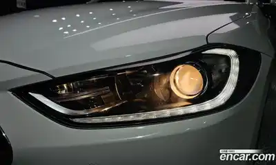 Hyundai Avante 2016 1.6 автомат (гидро), миниатюра 8