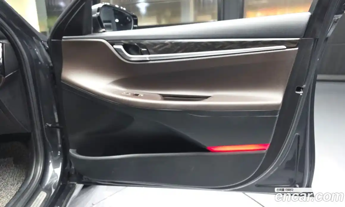 Hyundai Grandeur 2018 2.4 автомат (гидро), фото 14