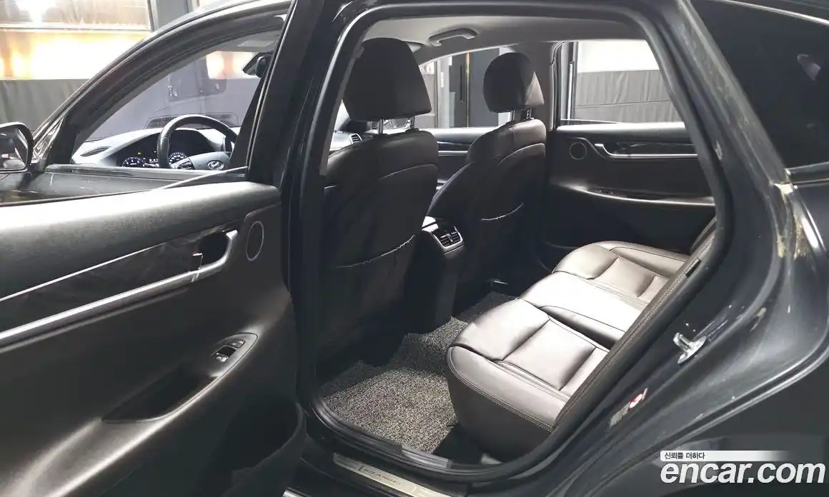 Hyundai Grandeur 2018 2.4 автомат (гидро), фото 16