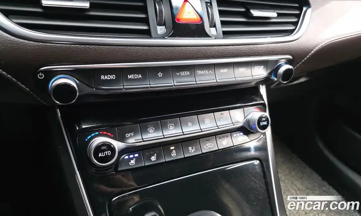 Hyundai Grandeur 2018 2.4 автомат (гидро), фото 23