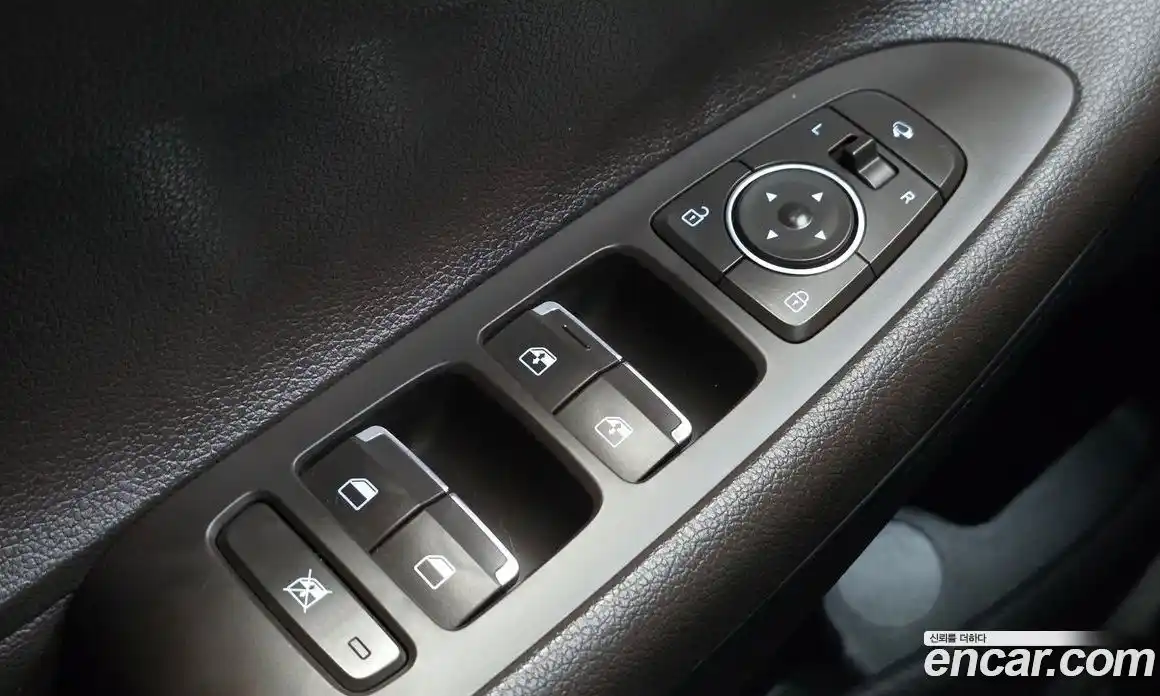 Hyundai Grandeur 2018 2.4 автомат (гидро), фото 25