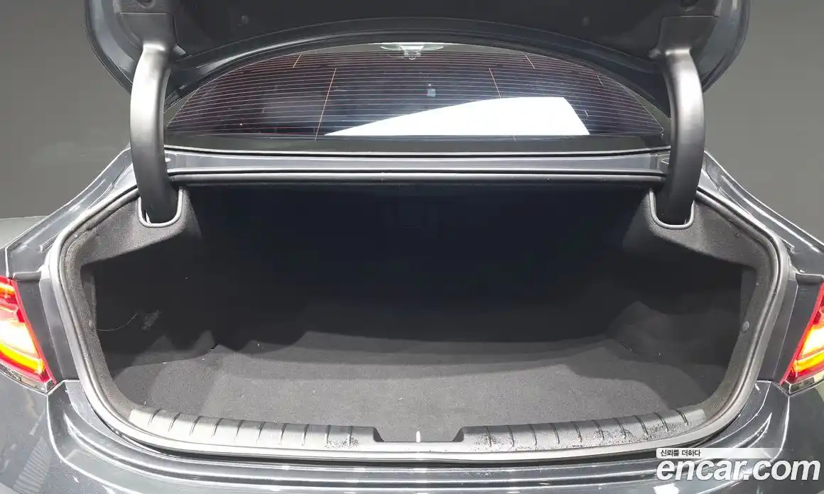Hyundai Grandeur 2018 2.4 автомат (гидро), фото 26