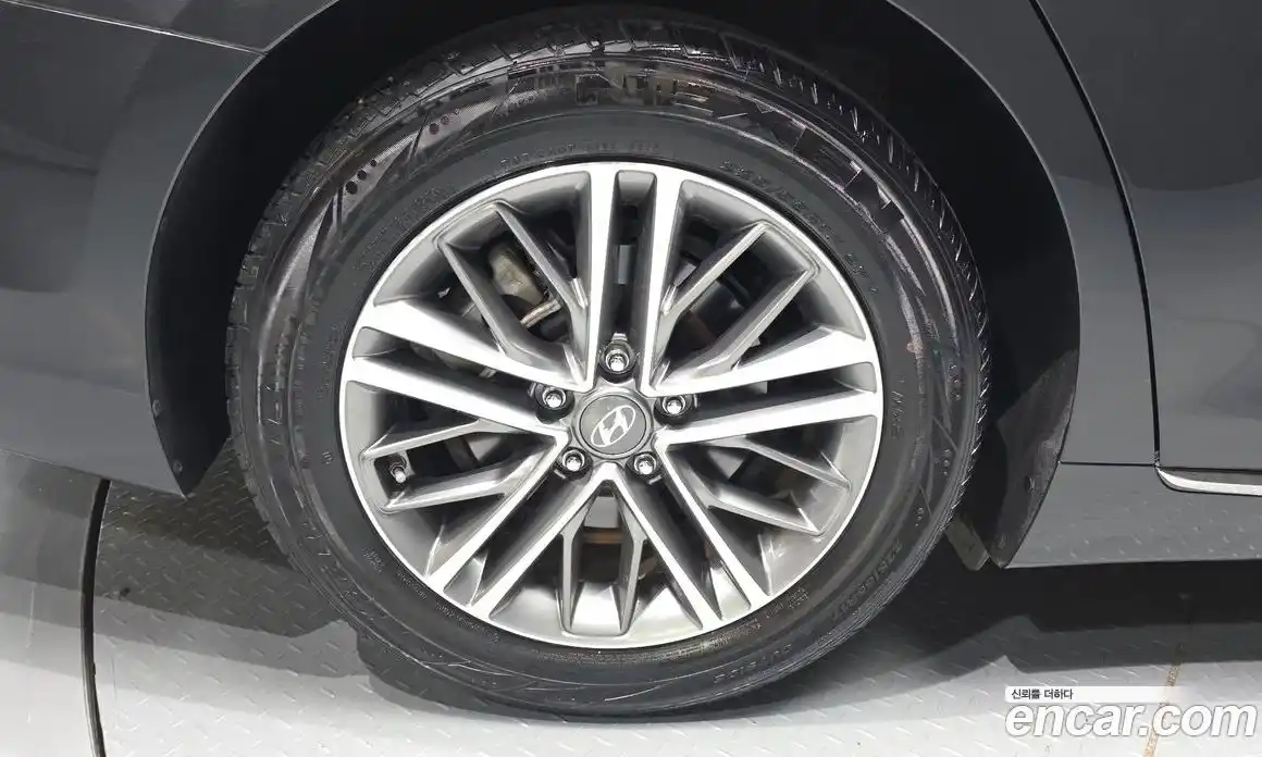 Hyundai Grandeur 2018 2.4 автомат (гидро), фото 5