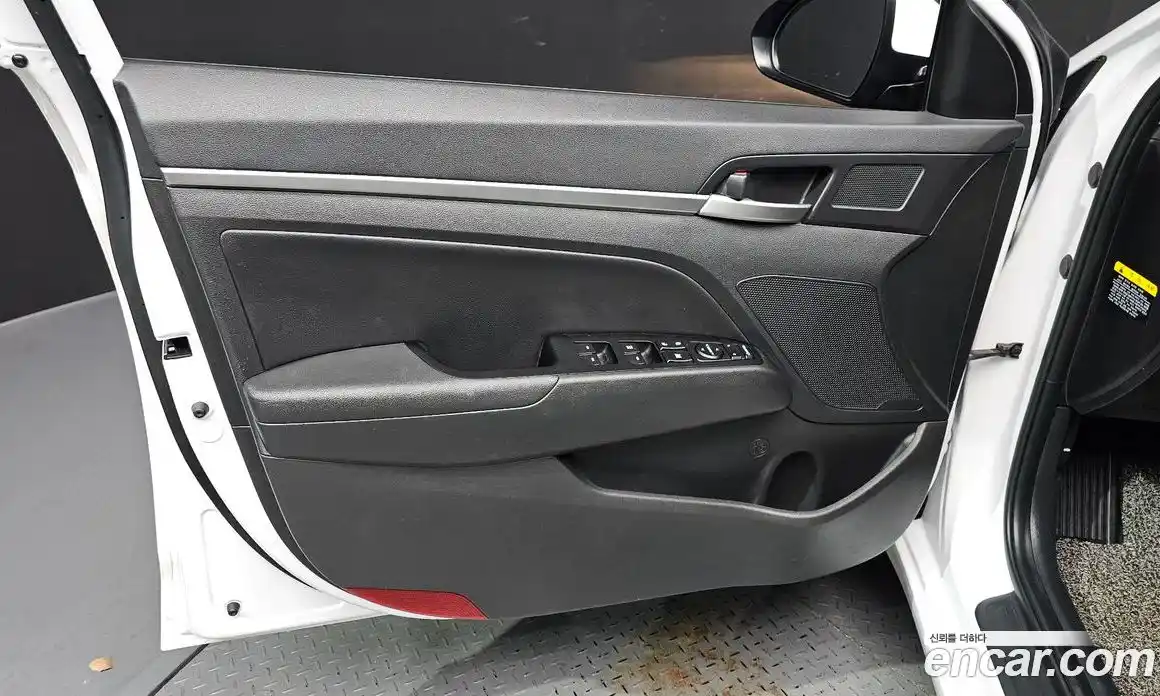 Hyundai Avante 2019 1.6 автомат (гидро), фото 14