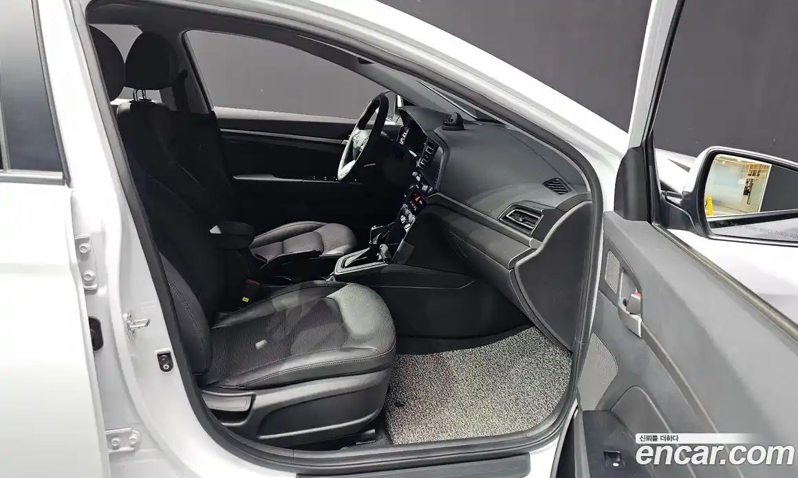 Hyundai Avante 2019 1.6 автомат (гидро), фото 17