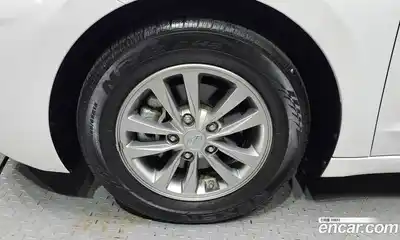 Hyundai Avante 2019 1.6 автомат (гидро), миниатюра 5