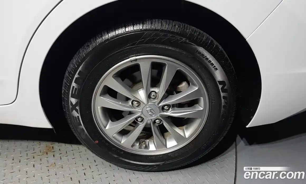 Hyundai Avante 2019 1.6 автомат (гидро), фото 7
