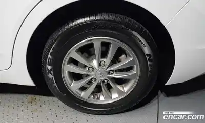 Hyundai Avante 2019 1.6 автомат (гидро), миниатюра 7