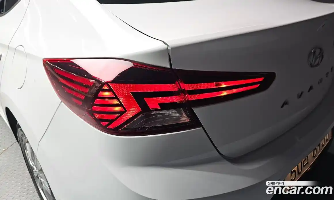 Hyundai Avante 2019 1.6 автомат (гидро), фото 9