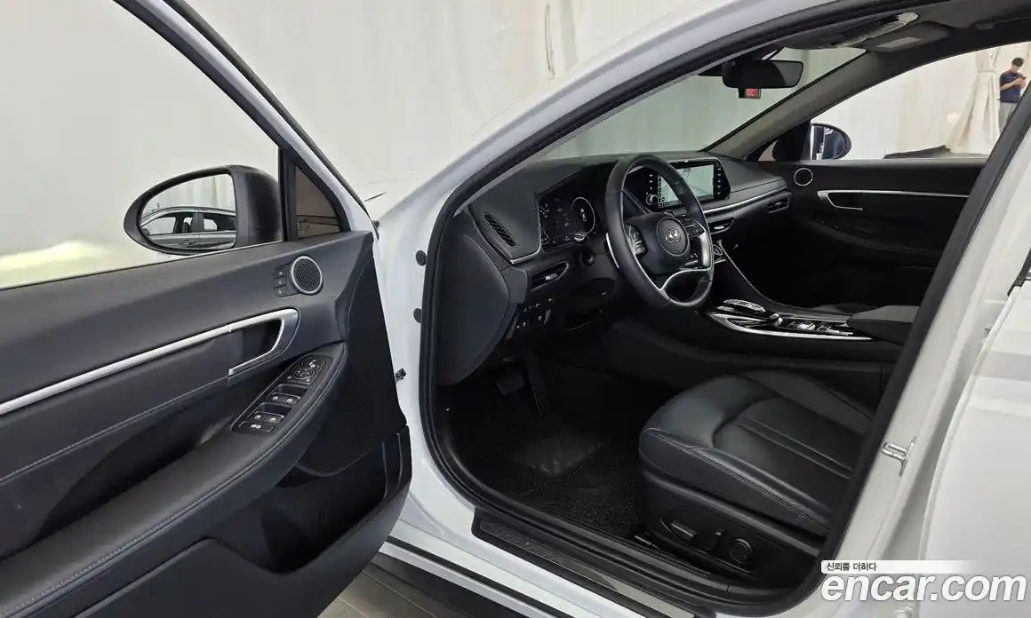 Hyundai Sonata 2022 2.0 автомат (гидро), фото 13