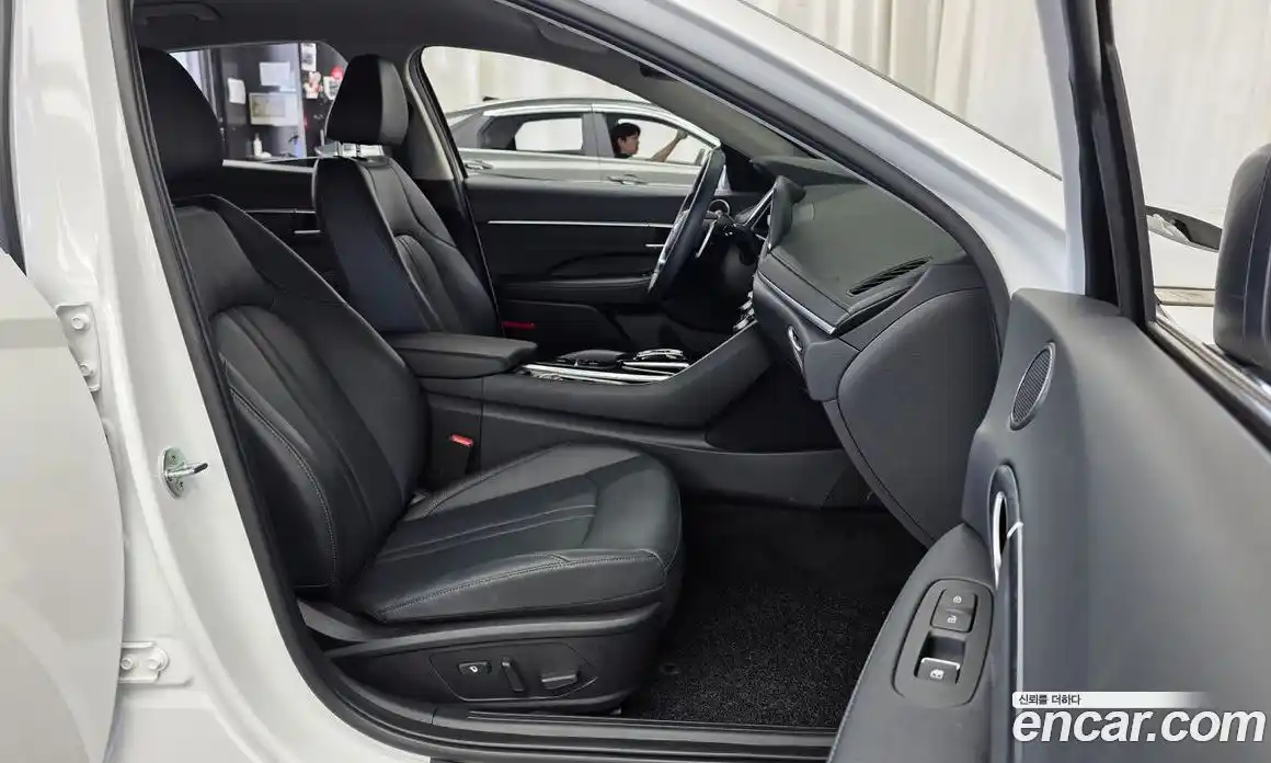 Hyundai Sonata 2022 2.0 автомат (гидро), фото 17