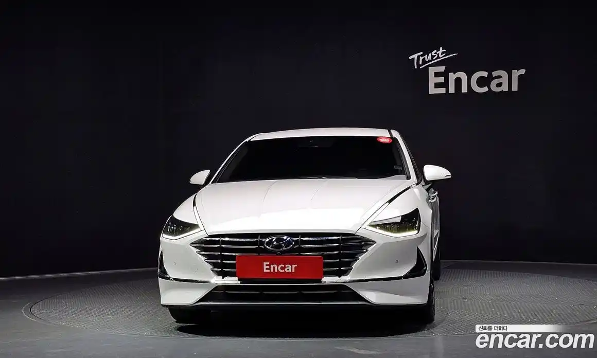 Hyundai Sonata 2022 2.0 автомат (гидро), фото 3