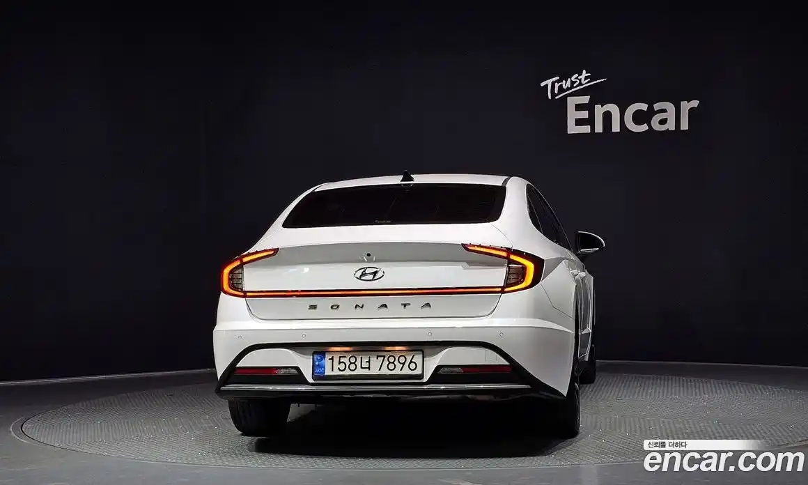 Hyundai Sonata 2022 2.0 автомат (гидро), фото 4