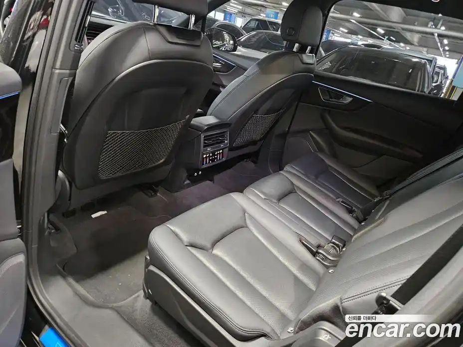 Audi Q7 2022 3.0 автомат (гидро), фото 11