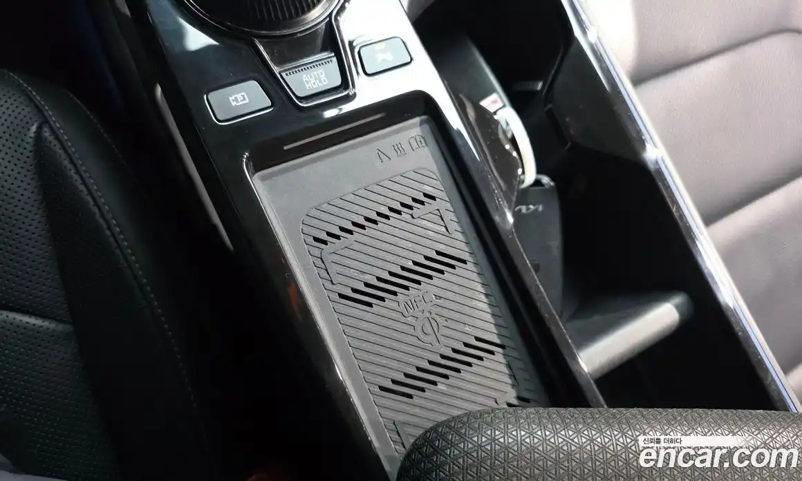 Kia EV6 2023 0.1 автомат (гидро), фото 28