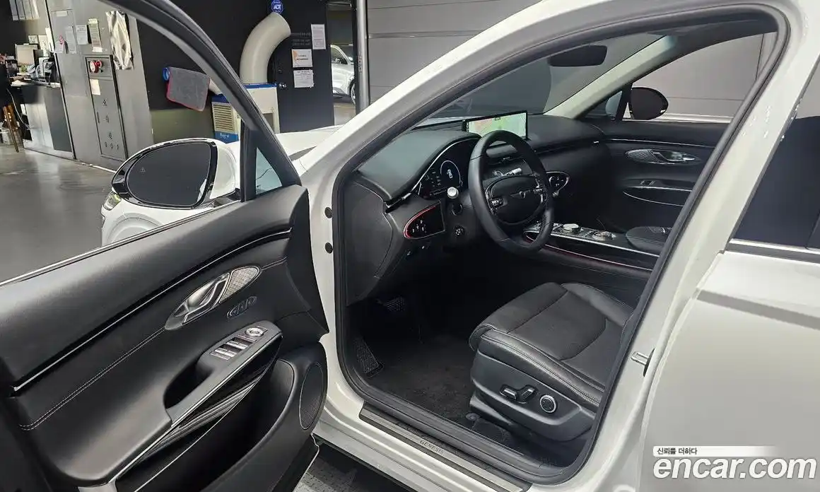 Genesis GV70 2023 2.5 автомат (гидро), фото 13