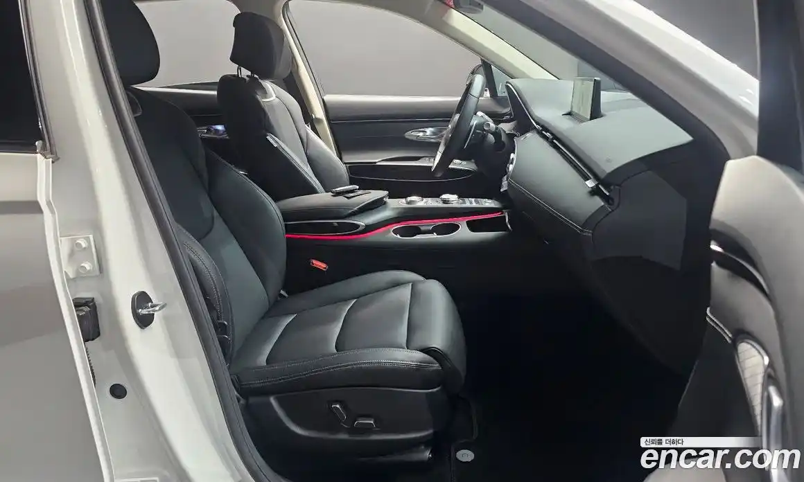 Genesis GV70 2023 2.5 автомат (гидро), фото 16