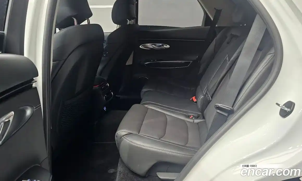 Genesis GV70 2023 2.5 автомат (гидро), фото 17