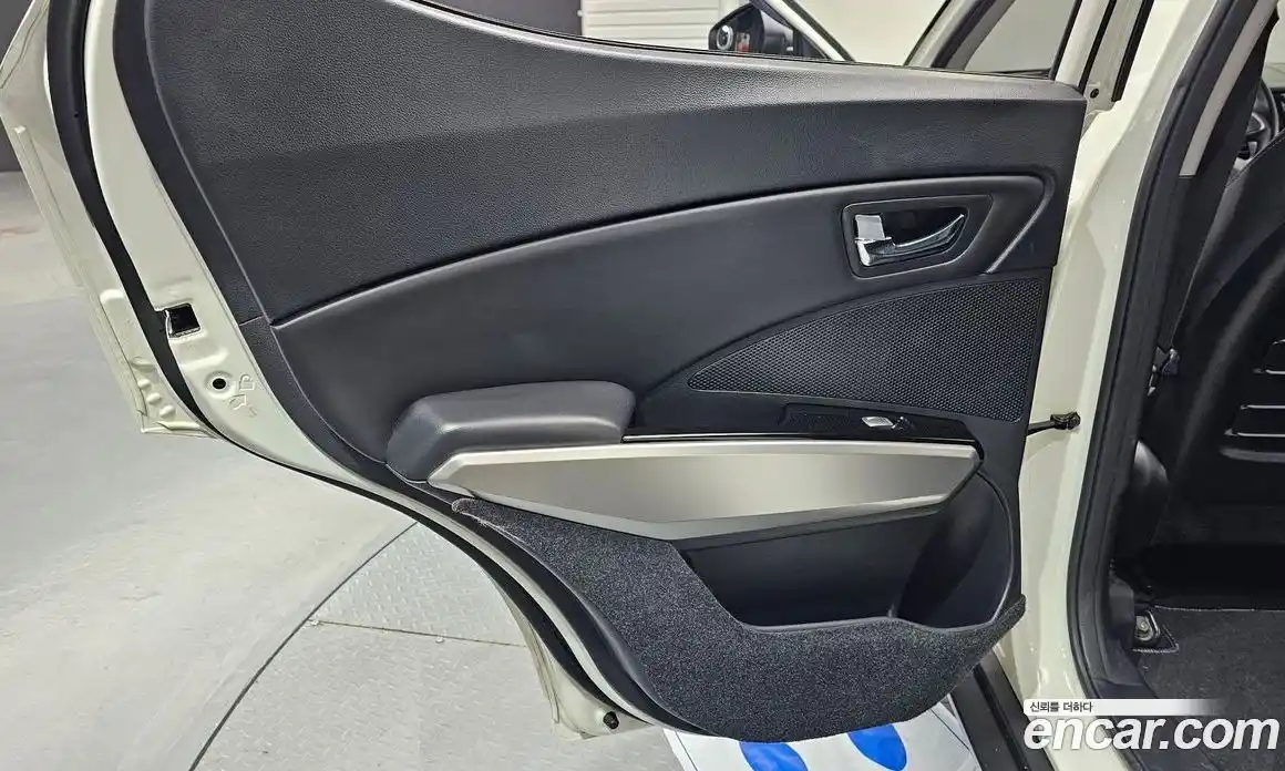 SsangYong TIBOLI 2015 1.6 автомат (гидро), фото 15