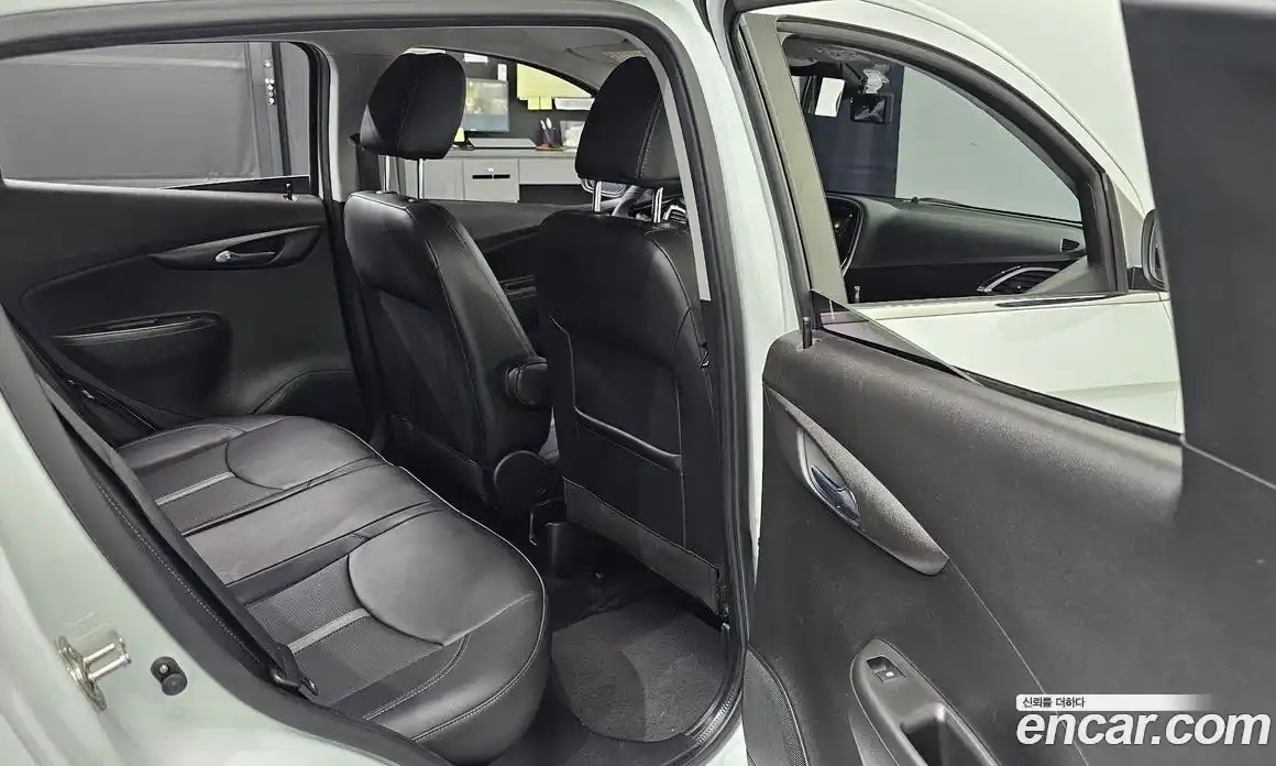 Chevrolet Spark 2020 1.0 автомат (гидро), фото 17