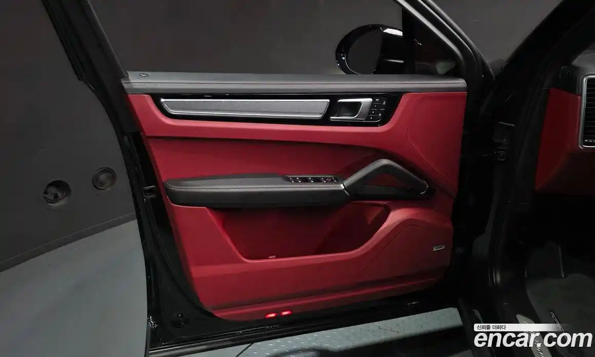 Porsche Cayenne 2023 3.0 автомат (гидро), фото 14