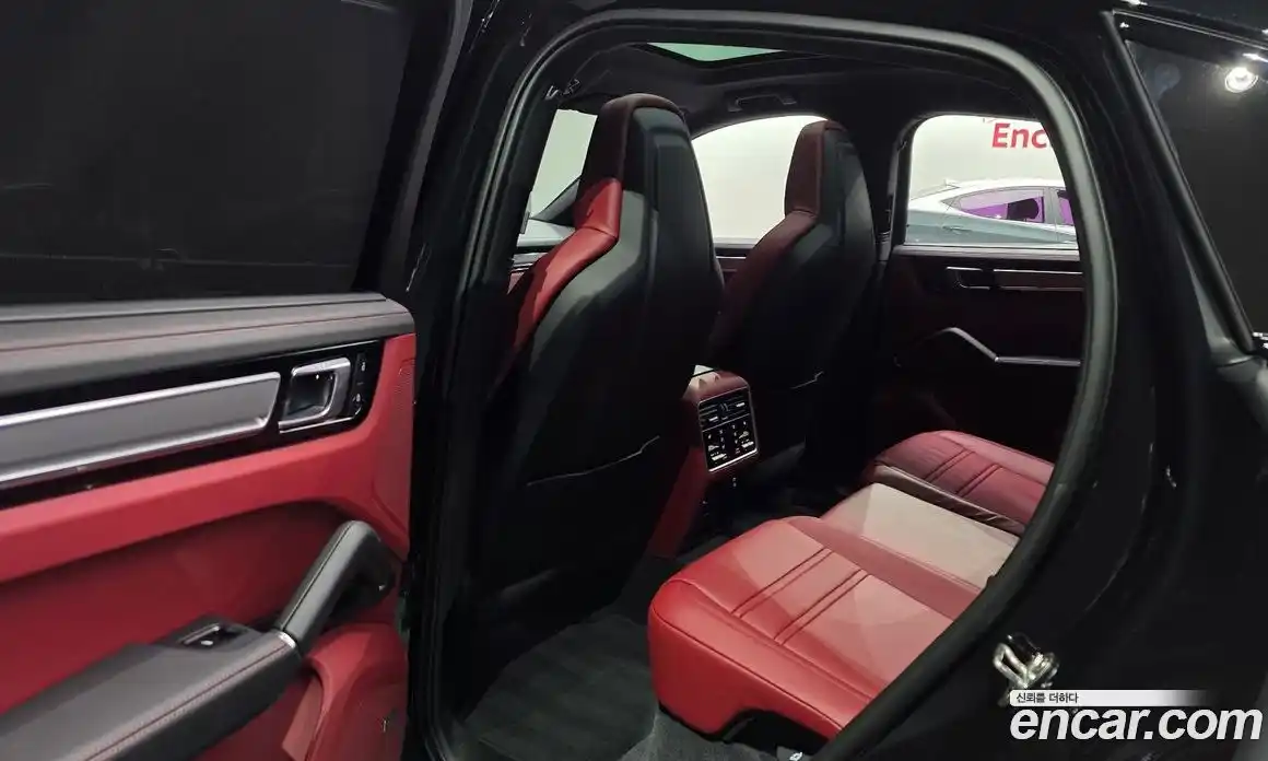 Porsche Cayenne 2023 3.0 автомат (гидро), фото 17