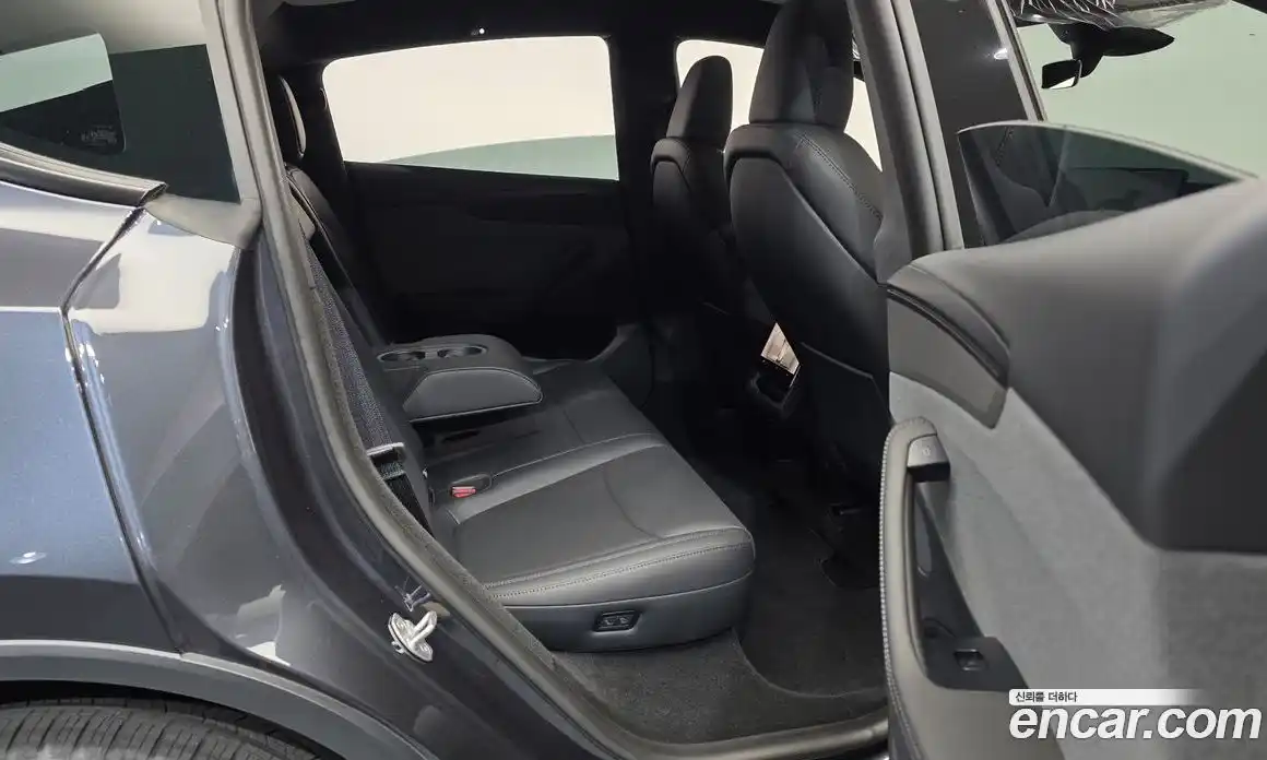 Tesla Model Y 2026 0.2 автомат (гидро), фото 17 Tesla Model Y 2026 0.2 автомат (гидро), фото 17