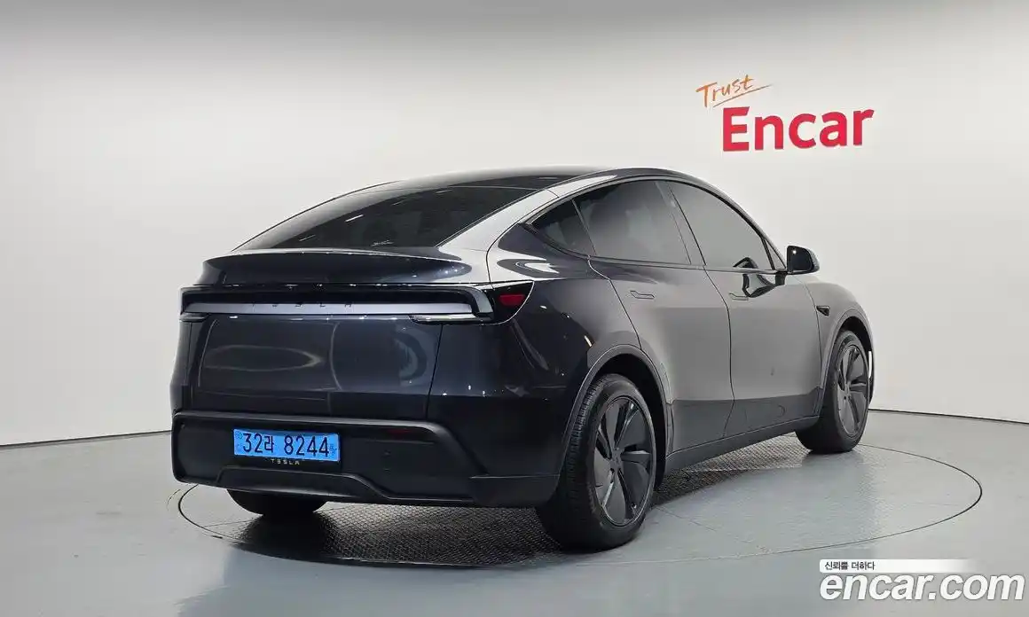 Tesla Model Y 2026 0.2 автомат (гидро), фото 2 Tesla Model Y 2026 0.2 автомат (гидро), фото 2