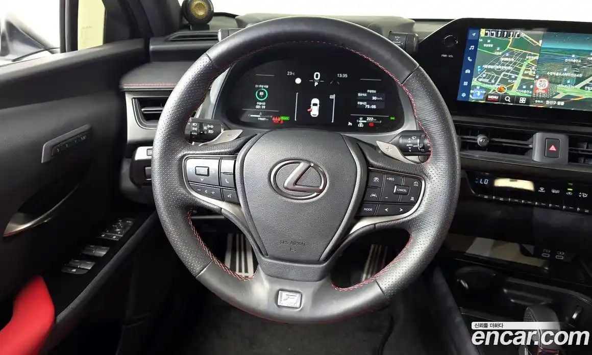 Lexus UX 2024 2.0 автомат (гидро), фото 19