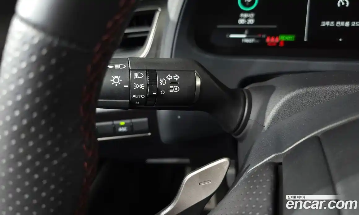Lexus UX 2024 2.0 автомат (гидро), фото 28