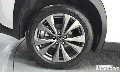 Lexus UX 2024 2.0 автомат (гидро), миниатюра 5