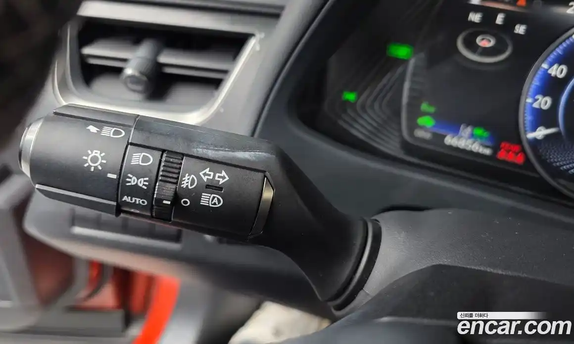 Lexus UX 2019 2.0 автомат (гидро), фото 28 Lexus UX 2019 2.0 автомат (гидро), фото 28